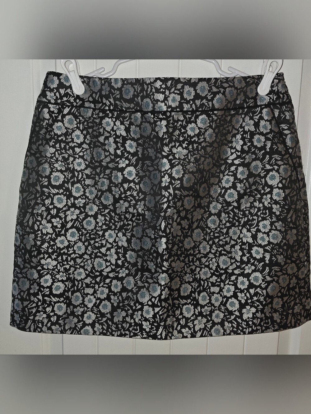 Loft Floral Jacquard Black, Ice Blue And Silver Mini Skirt NWOT STUNNING